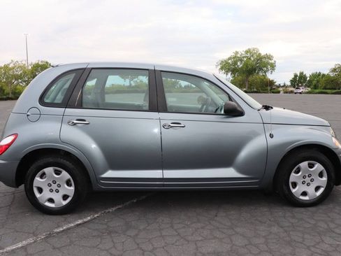 Used 2009 Chrysler PT Cruiser FWD image 9