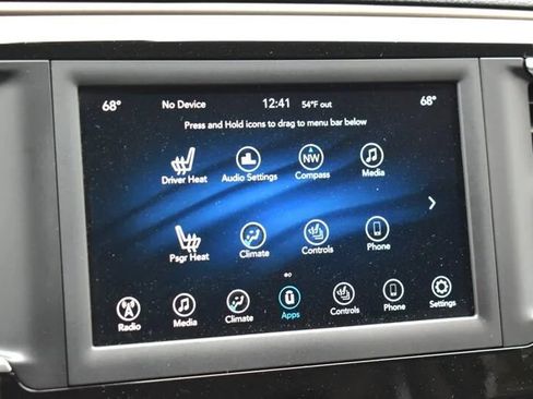 Used 2018 Chrysler Pacifica Touring-L FWD image 21