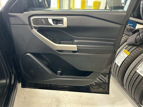 Certified 2022 Ford Explorer XLT w/ Equipment Group 202A image 39