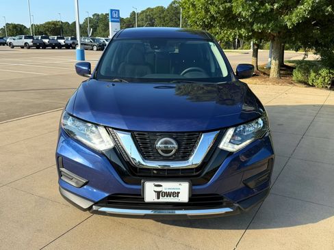 Used 2020 Nissan Rogue S FWD image 2
