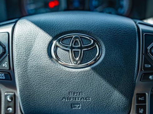 Used 2019 Toyota Tacoma TRD Off-Road AWD/4WD image 21