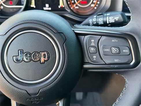 Used 2025 Jeep Wrangler Rubicon image 34