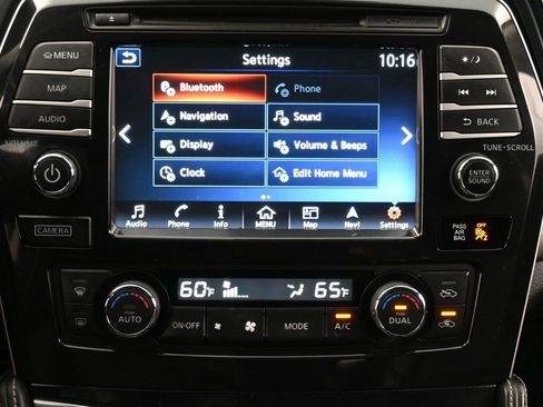 Used 2017 Nissan Maxima Platinum FWD image 11