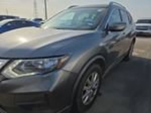 Used 2018 Nissan Rogue SV FWD image 1