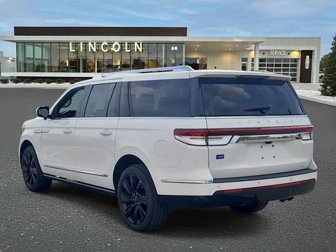 Certified 2023 Lincoln Navigator L Reserve AWD/4WD image 3
