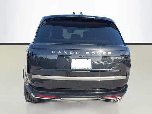 Used 2024 Land Rover Range Rover SE image 4