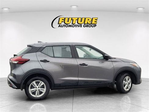Used 2024 Nissan Kicks S image 3