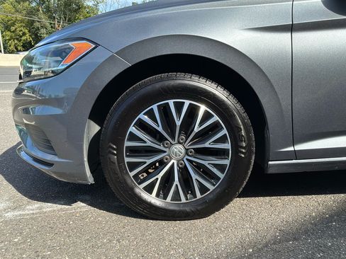 Used 2019 Volkswagen Jetta SE w/ Cold Weather Package FWD image 19