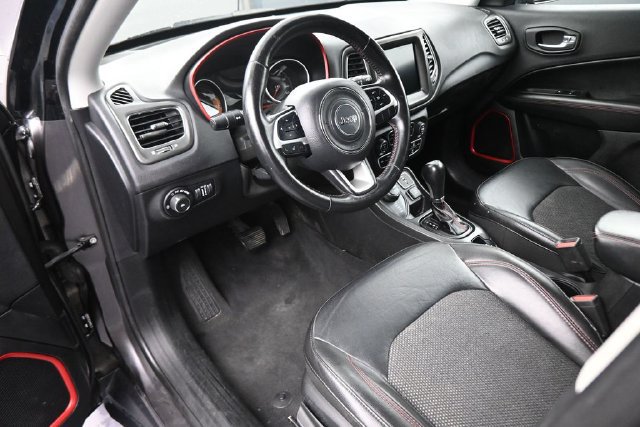 Used 2019 Jeep Compass Trailhawk AWD/4WD image 21