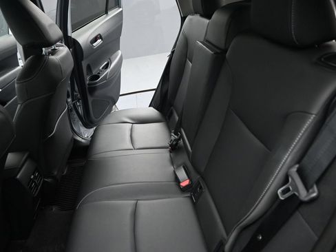 Used 2025 Toyota Corolla Cross XLE FWD image 17