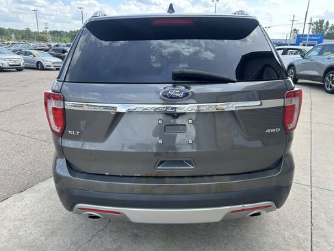 Used 2016 Ford Explorer XLT AWD/4WD image 6