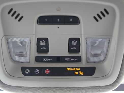 Used 2020 Chevrolet Traverse LT w/ LT Premium Package image 49