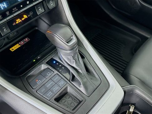 Used 2023 Toyota RAV4 XLE Premium image 17