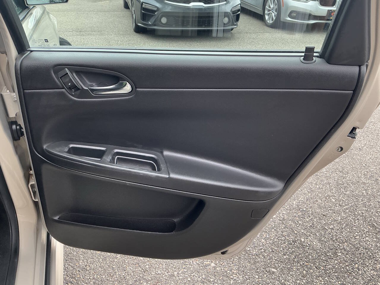 Used 2012 Chevrolet Impala LTZ FWD image 24