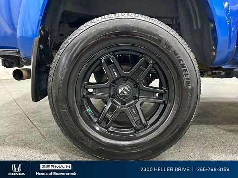 Used 2018 Toyota Tacoma Limited RWD image 10