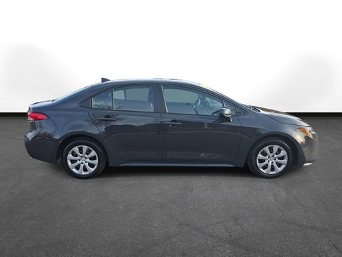 Used 2025 Toyota Corolla LE image 4