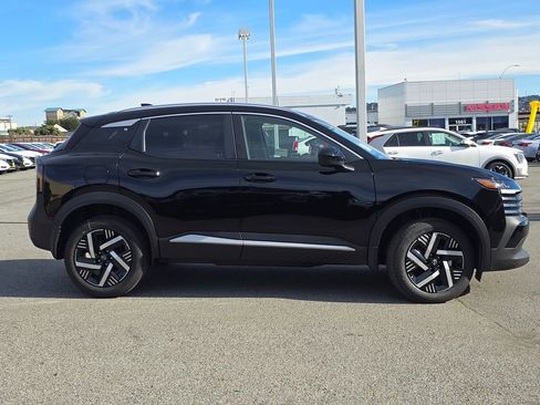 New 2026 Nissan Kicks SV w/ SV Premium Package image 8