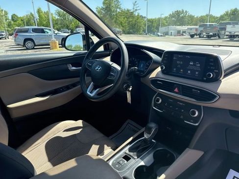 Used 2019 Hyundai Santa Fe SE w/ Cargo Package FWD image 9