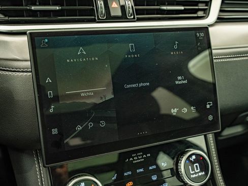 Certified 2025 Jaguar F-PACE R-Dynamic S image 23