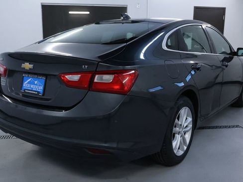 Used 2018 Chevrolet Malibu LT FWD image 7