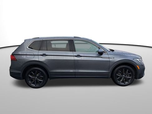 Used 2024 Volkswagen Tiguan SE image 7