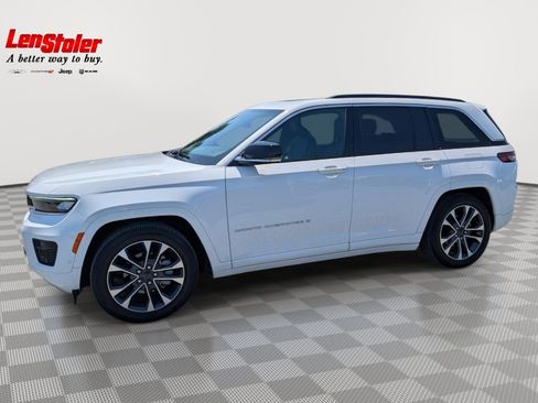 Used 2024 Jeep Grand Cherokee Overland w/ Luxury Tech Group IV AWD/4WD image 2