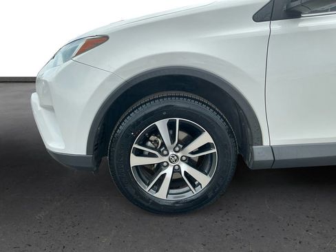 Used 2018 Toyota RAV4 XLE image 13