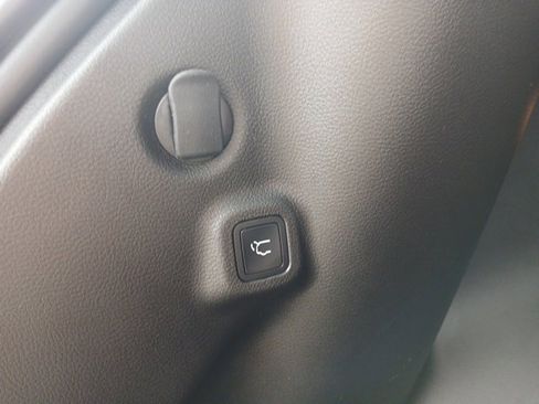 Certified 2022 Jeep Compass Limited w/ Elite Group image 10