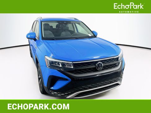 Used 2022 Volkswagen Taos SE w/ IQ.Drive SE Package FWD image 1