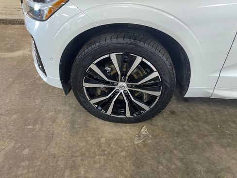 Certified 2024 Volvo XC60 B5 Plus w/ Protection Package Premier AWD/4WD image 11