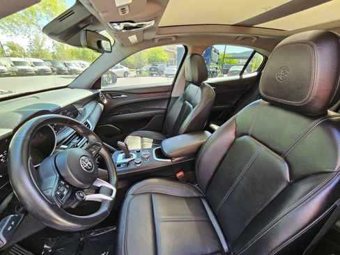 Used 2021 Alfa Romeo Stelvio Sprint w/ Nero Edizione image 14