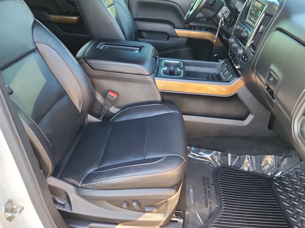 Used 2018 Chevrolet Silverado 1500 LTZ w/ LTZ Plus Package AWD/4WD image 17
