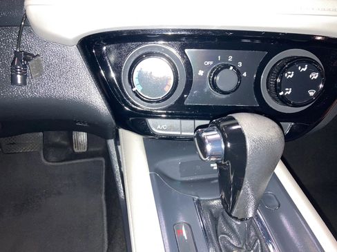 Used 2018 Honda HR-V LX image 30
