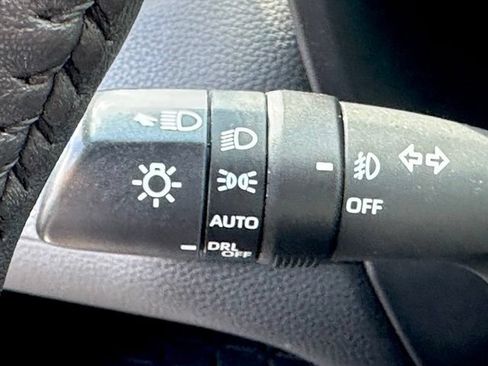Used 2022 Toyota RAV4 XLE Premium AWD/4WD image 23