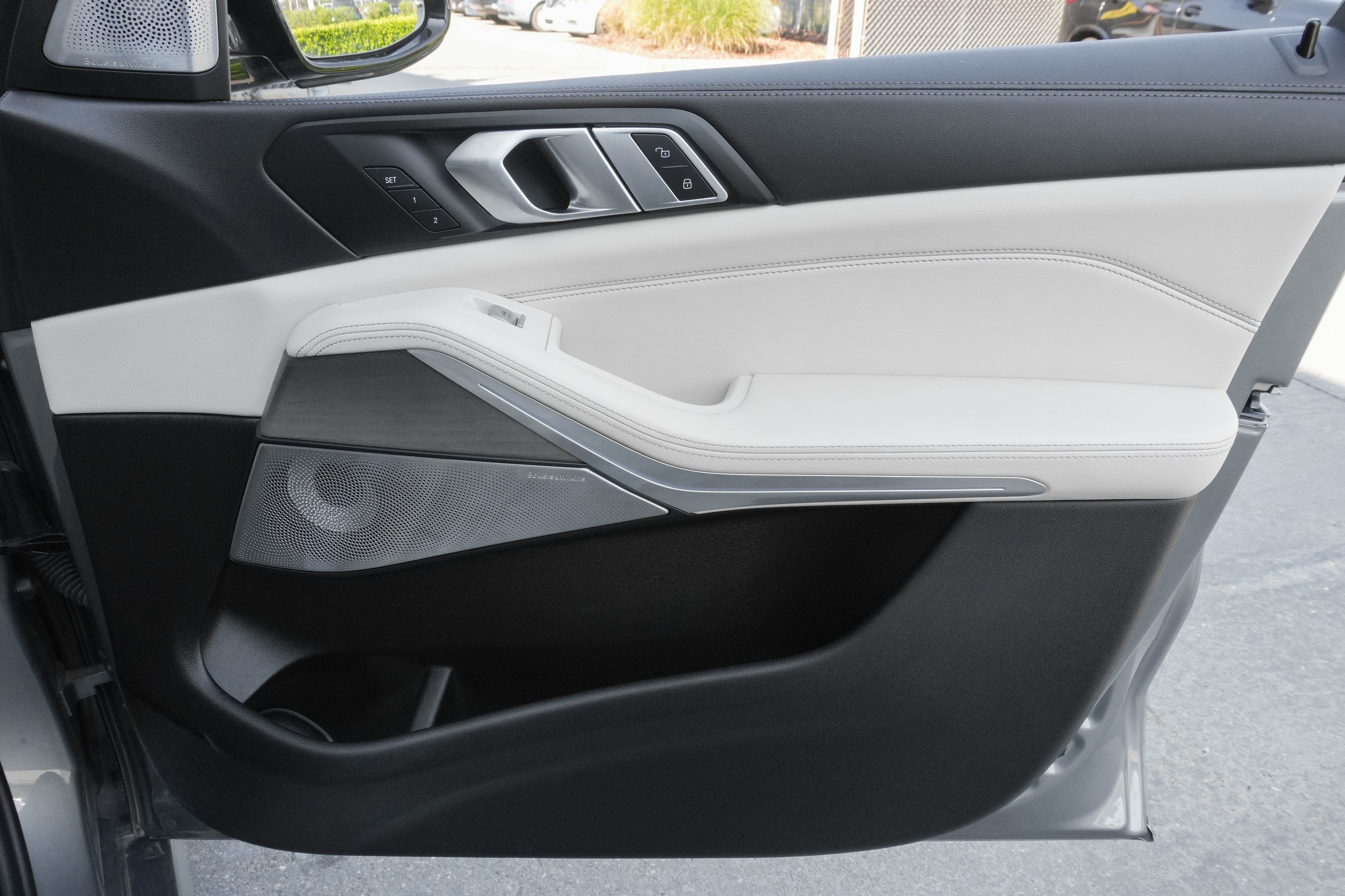 Certified 2024 BMW X7 M60i AWD/4WD image 34