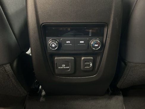 Used 2023 Buick Enclave Essence w/ Experience Buick Package image 27