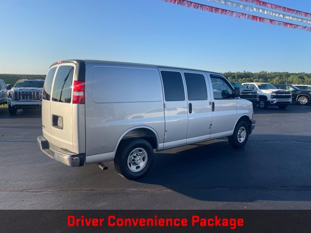 Used 2025 Chevrolet Express 3500 w/ Hotel Shuttle Package RWD image 7
