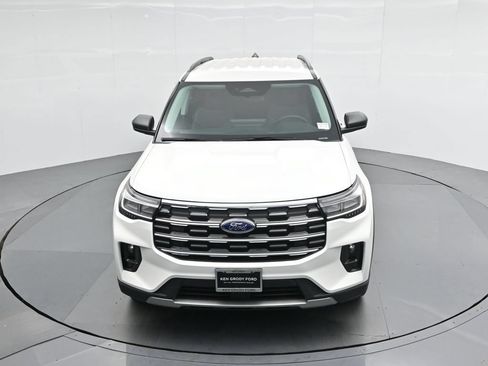 Used 2025 Ford Explorer Active RWD image 37