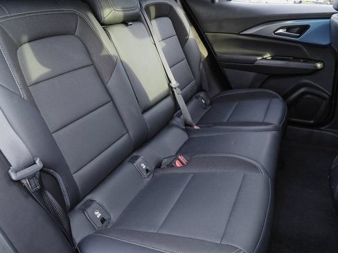 Used 2024 Chevrolet Equinox EV LT FWD image 17