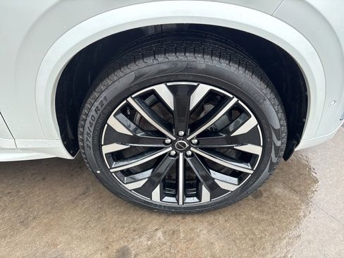 Certified 2023 Volvo XC90 B6 Ultimate w/ Protection Package Premier image 14