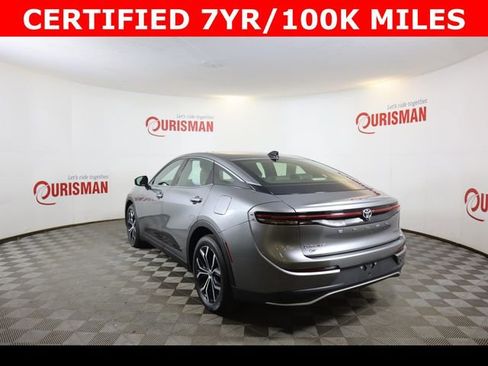 Used 2025 Toyota Crown AWD/4WD image 8