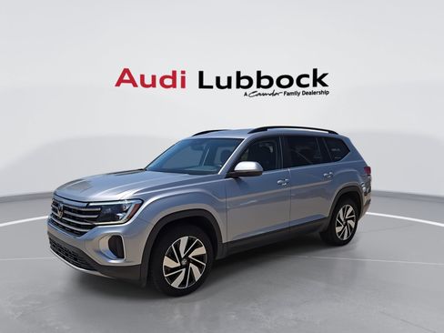 Used 2025 Volkswagen Atlas SE AWD/4WD image 4