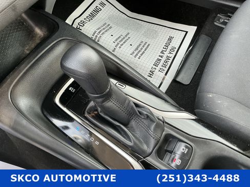 Used 2021 Toyota Corolla LE image 22