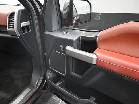 Used 2018 Ford F150 Platinum w/ Equipment Group 701A Luxury AWD/4WD image 23