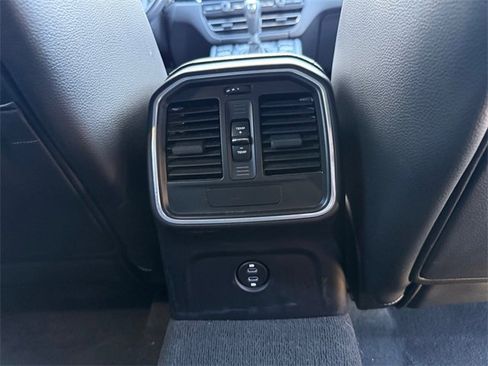 Used 2021 Porsche Macan image 27