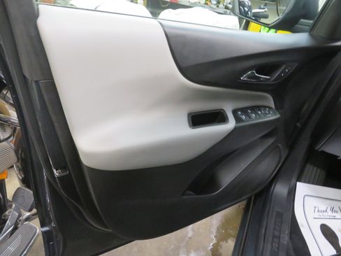 Used 2019 Chevrolet Equinox LS image 13