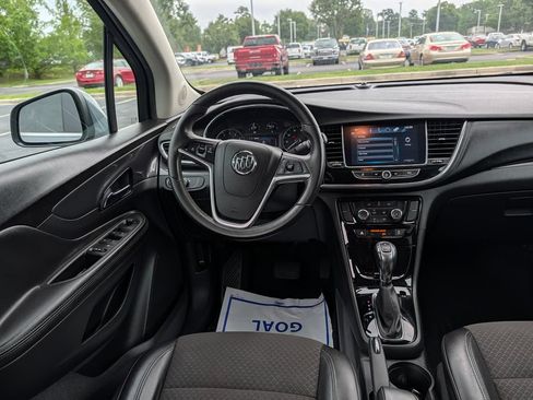 Used 2020 Buick Encore Preferred FWD image 3