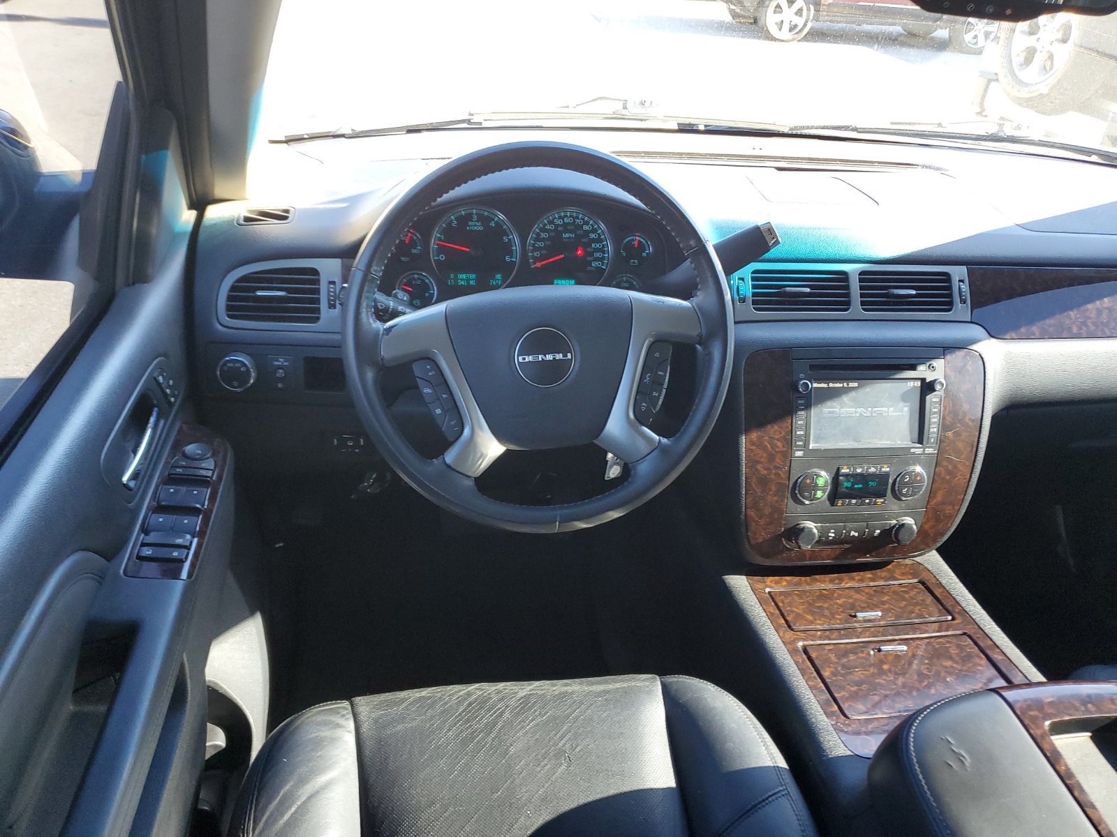 Used 2012 GMC Yukon XL Denali AWD/4WD image 11