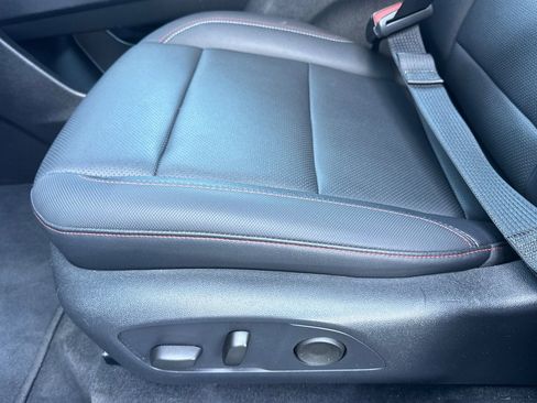 Used 2025 Chevrolet Traverse Z71 image 14