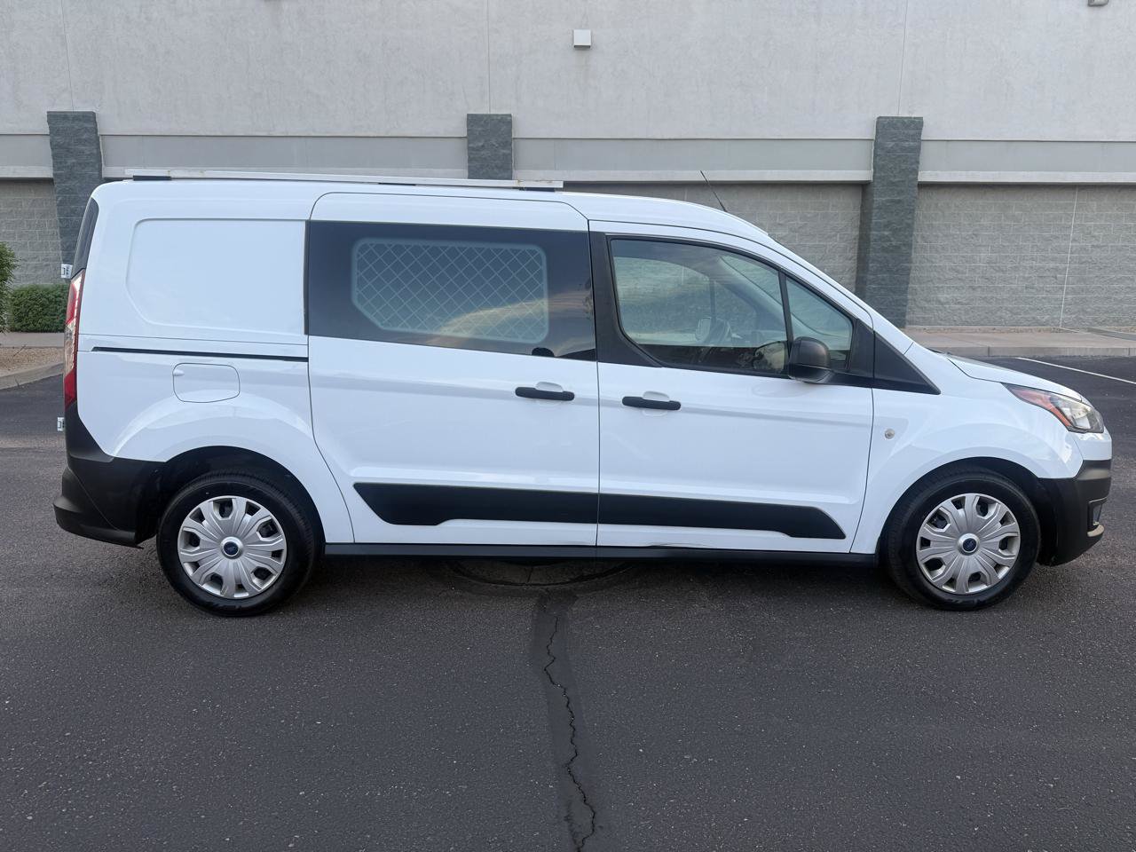 Used 2022 Ford Transit Connect XL FWD image 2